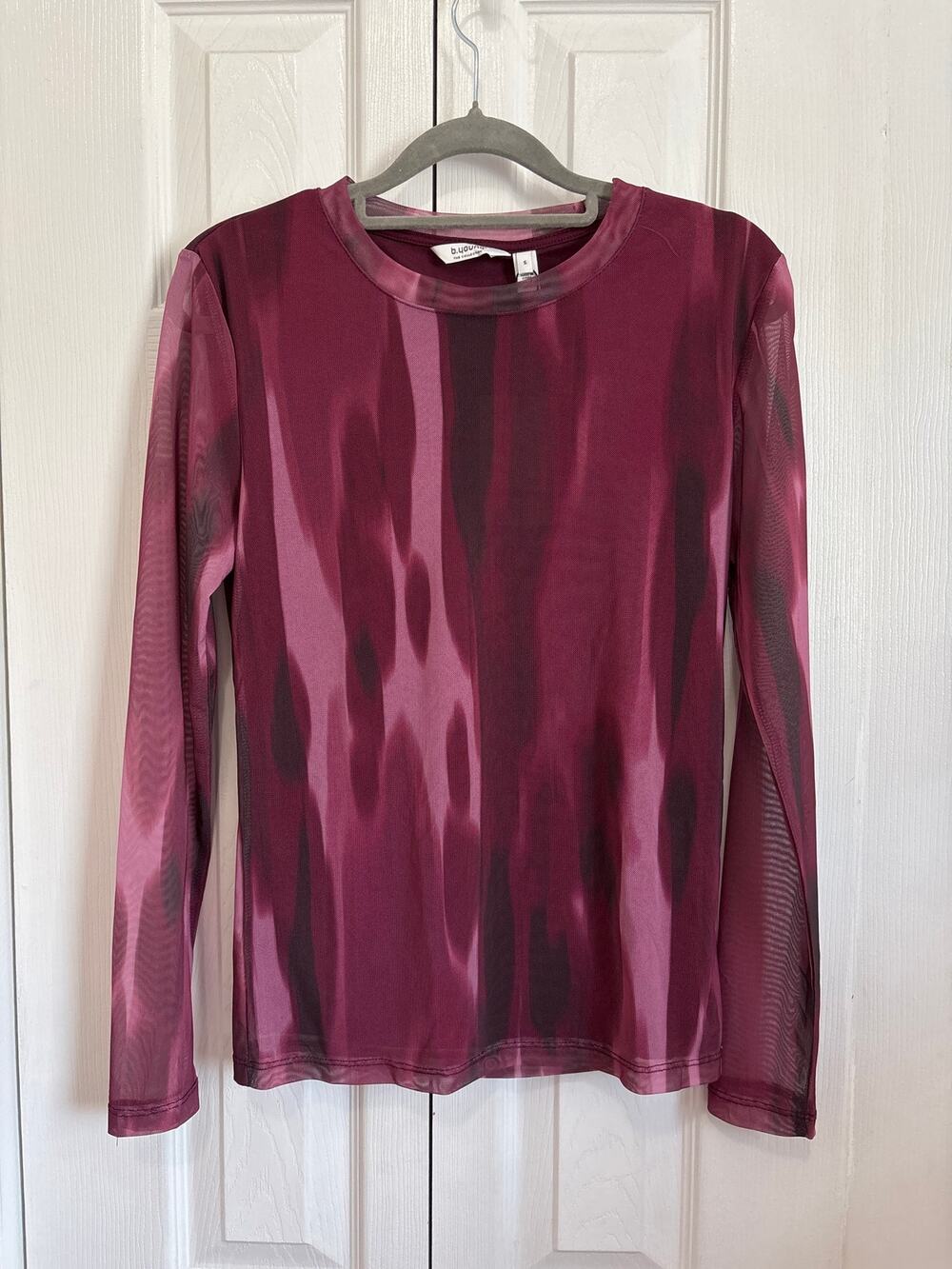 B. Young NWT Abstract Watercolor Mesh Long Sleeve Top Size Small
